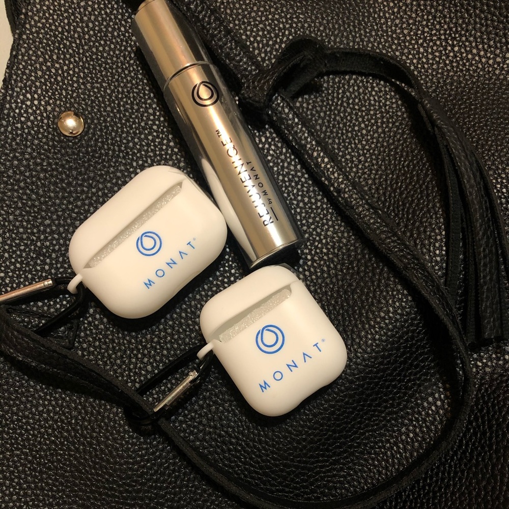 Case for airpods model pro and 1/2 logo Monat